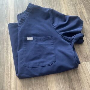 FOUR women’s figs single pocket shirts